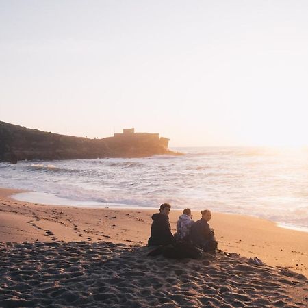 Gundi House Hostel Ericeira Bagian luar foto