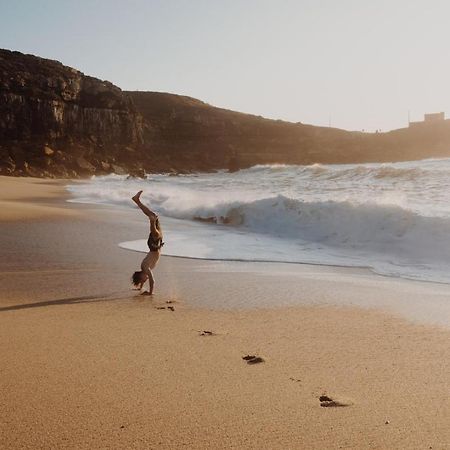 Gundi House Hostel Ericeira Bagian luar foto