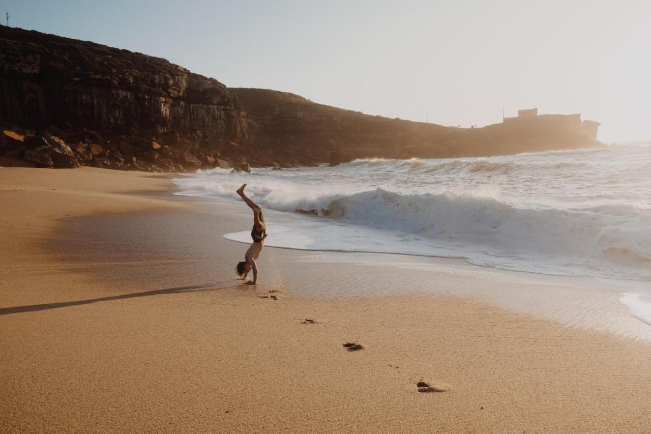 Gundi House Hostel Ericeira Bagian luar foto